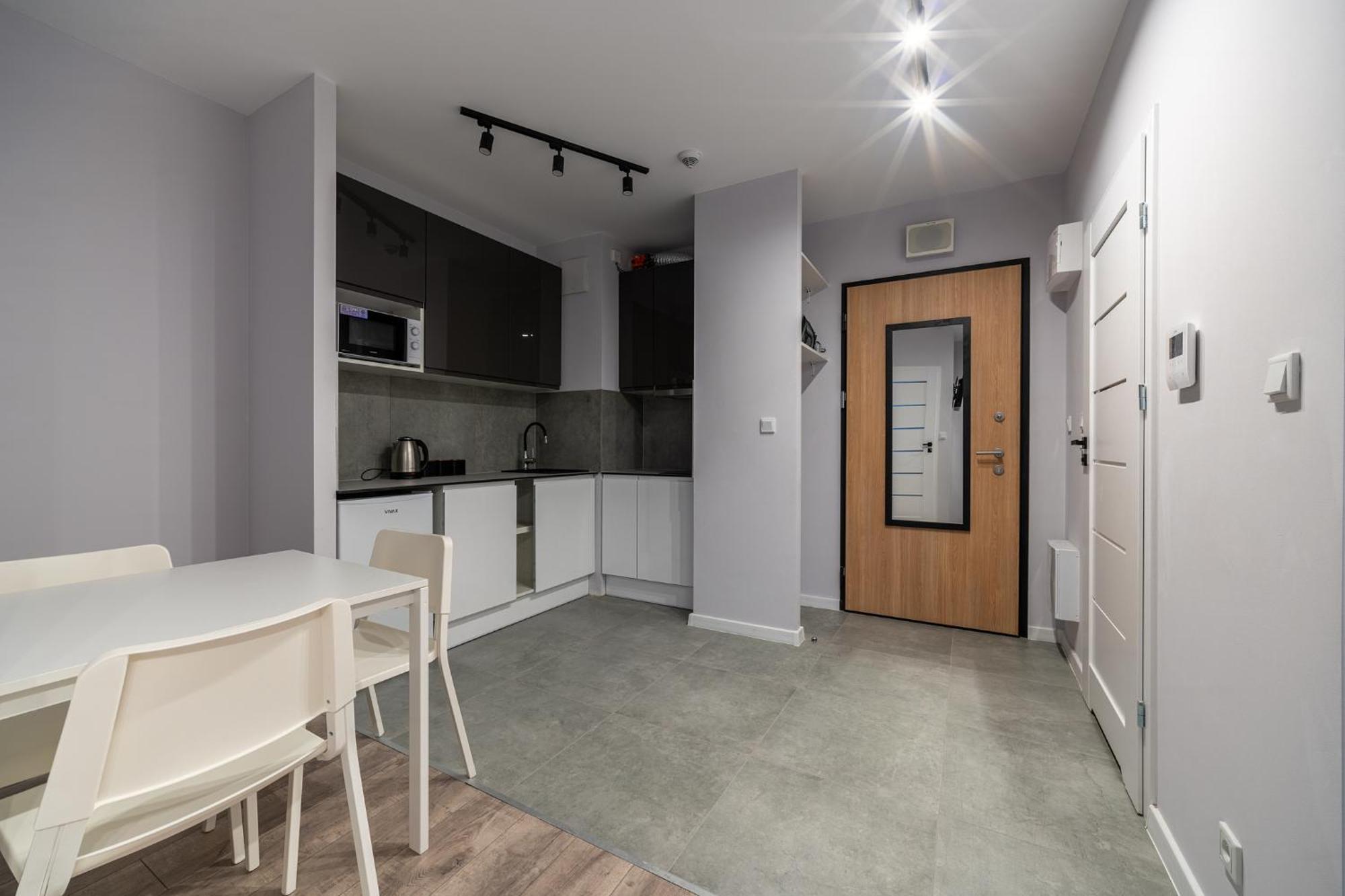 Westostapart A 183 Warsaw Luaran gambar